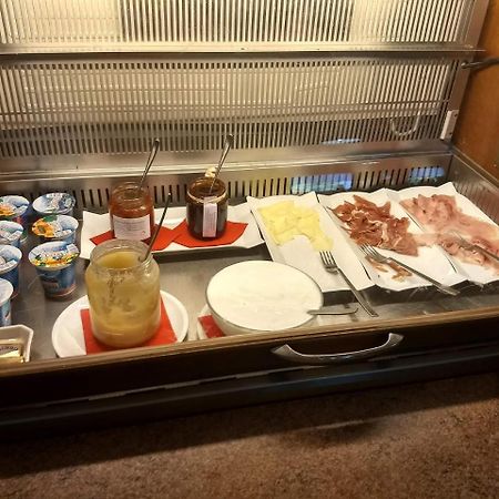 Hotel Ristorante Sassi Rossi Taceno Екстер'єр фото
