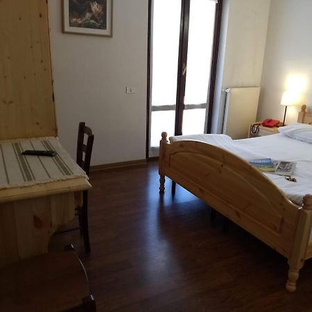 Hotel Ristorante Sassi Rossi Taceno Екстер'єр фото