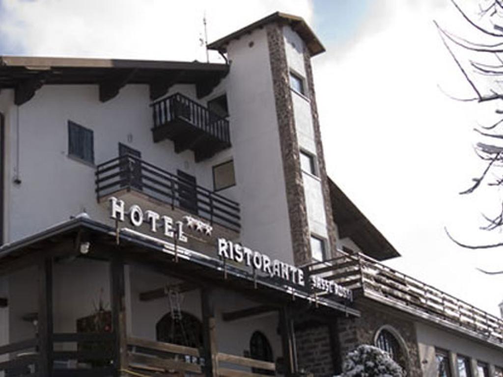 Hotel Ristorante Sassi Rossi Taceno Екстер'єр фото