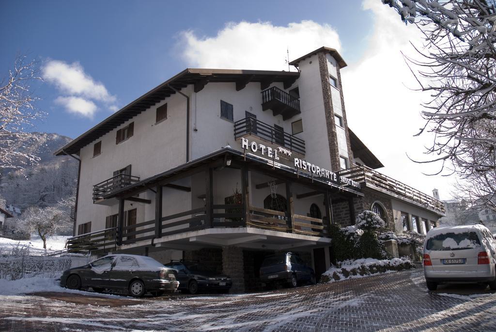 Hotel Ristorante Sassi Rossi Taceno Екстер'єр фото