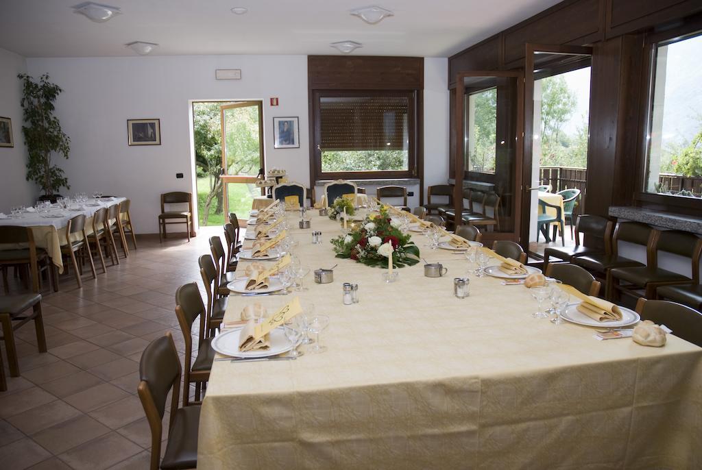 Hotel Ristorante Sassi Rossi Taceno Екстер'єр фото