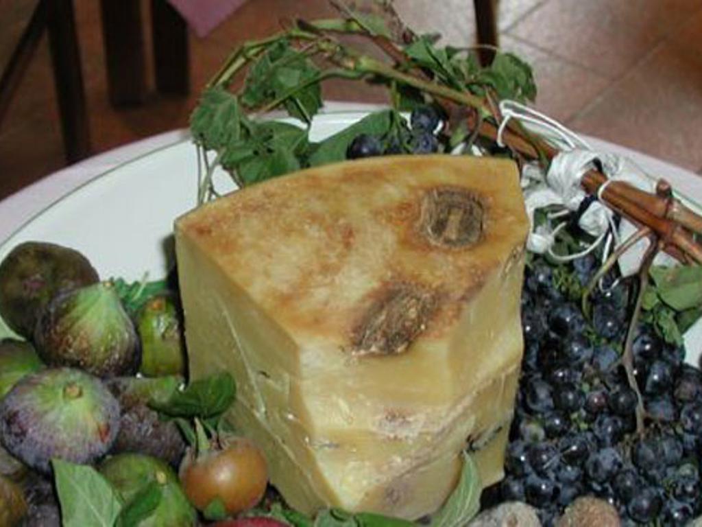 Hotel Ristorante Sassi Rossi Taceno Екстер'єр фото