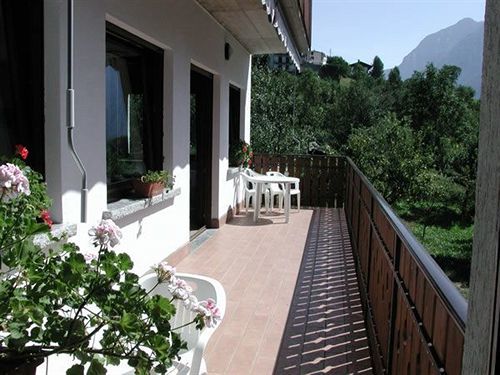 Hotel Ristorante Sassi Rossi Taceno Екстер'єр фото