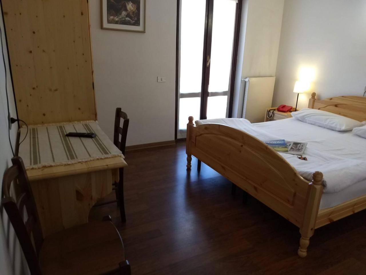 Hotel Ristorante Sassi Rossi Taceno Екстер'єр фото