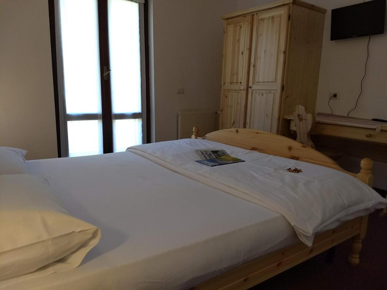 Hotel Ristorante Sassi Rossi Taceno Екстер'єр фото
